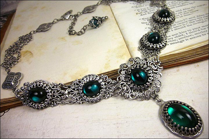 Wedding Necklace Designs - Emerald Renaissance Necklace