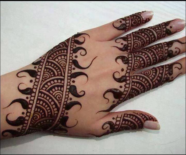 Amelia Mehndi Designs - Highlight The Back Of The Hand
