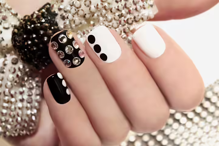 Jeweled Nail Art Jeweled Nail Art