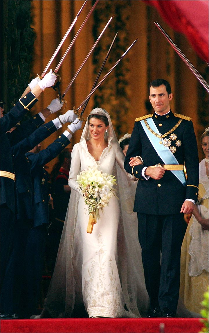 Queen-Letiza-Ortiz-And-King-FelipeRoyal Wedding Dresses - Queen Letiza Ortiz And King Felipe