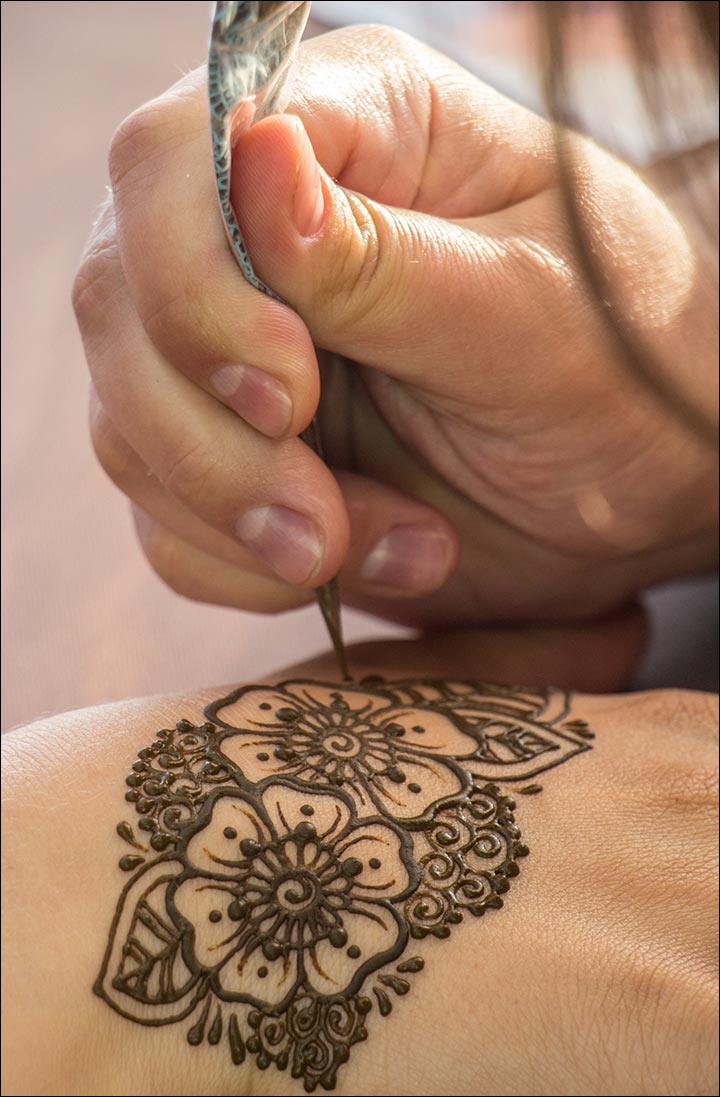 Mehndi Tattoo Designs - Ringa Ringa Roses