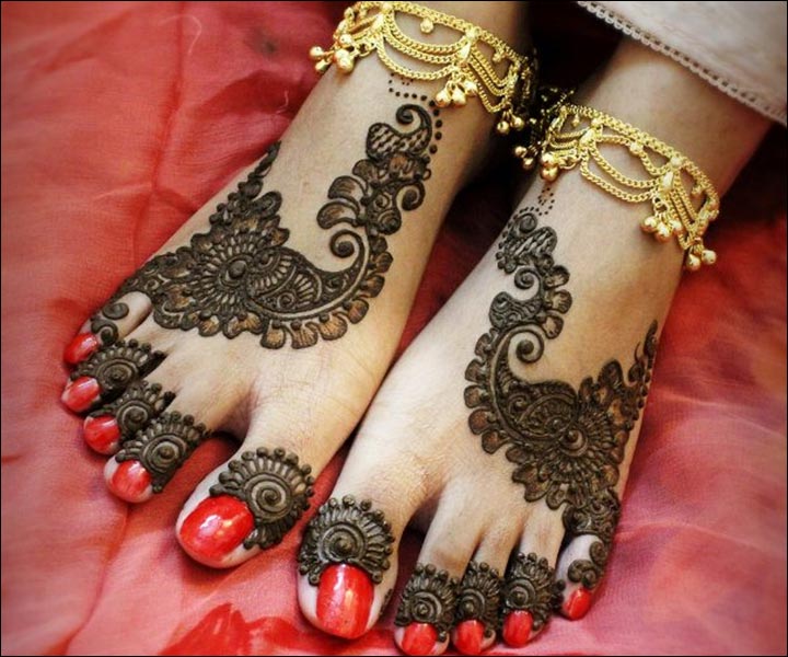 Pakistani Arabic Mehndi Designs - The World At Your Feet