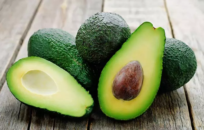 How-Avocado-Helps-In-Hair-Growth (2)