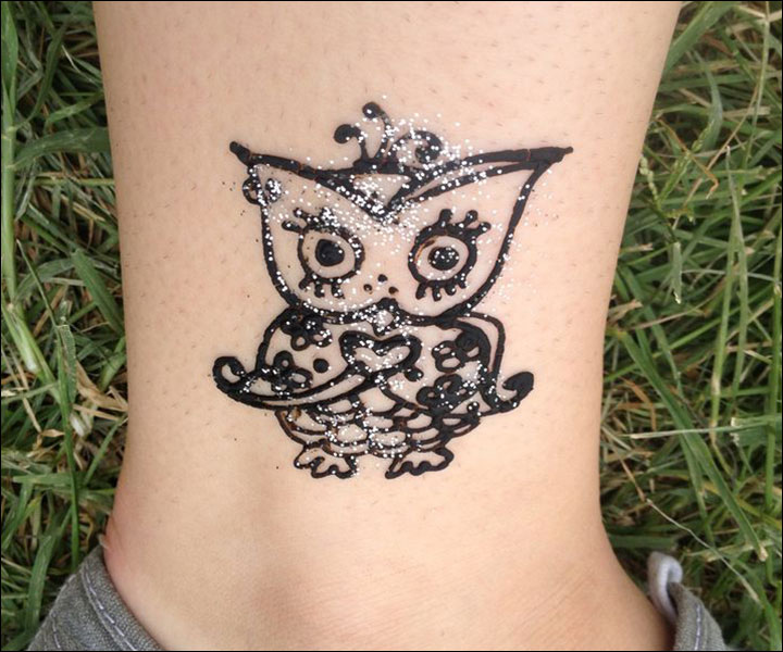 Small Mehndi Designs - owl motif