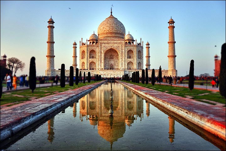 Honeymoon Cruise - India's Golden Triangle & The Sacred Ganges