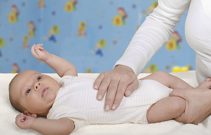 Infant massage is a home remedy to improve digestion in babies Infant massage is a home remedy to improve digestion in babies