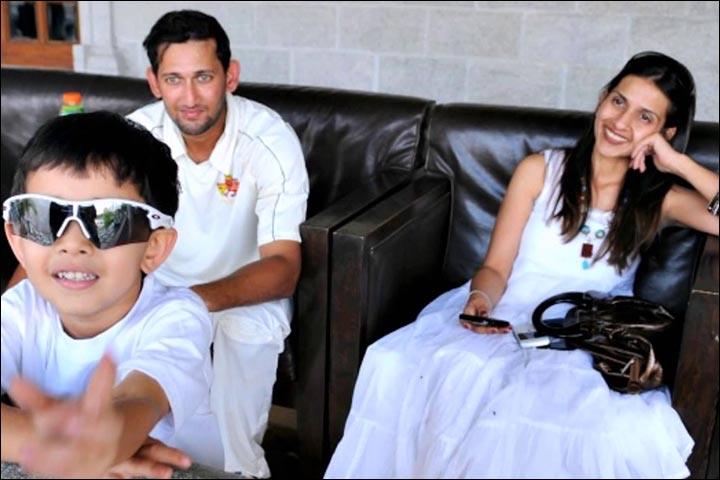 Ajit Agarkar's Marriage - Ajit And Fatima With Their Son Raj