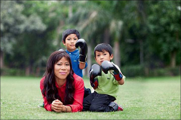 Mary Kom's Marriage - Mary With Rechungvar And Khupneivar
