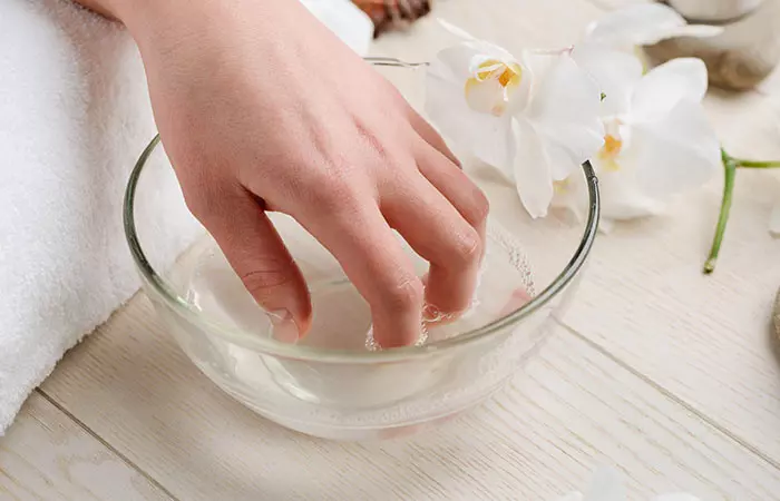 Removing Gel Nail Polish By “Soaking”