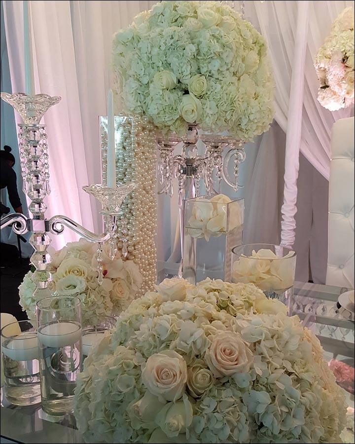 Floral-And-Crystal-Monochrome-Centerpiece-great wedding centerpieces