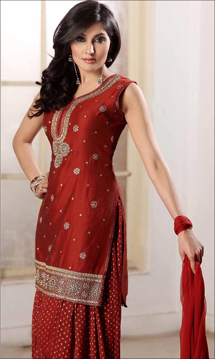 Heavily-Embroidered-Salwar-Kameez-Beautiful Dresses You Can Wear For To Your BFF's Wedding