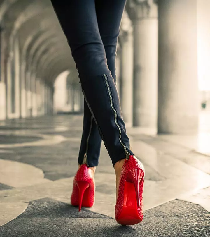 How-To-Walk-In-High-Heels-–-Learning-The-Art