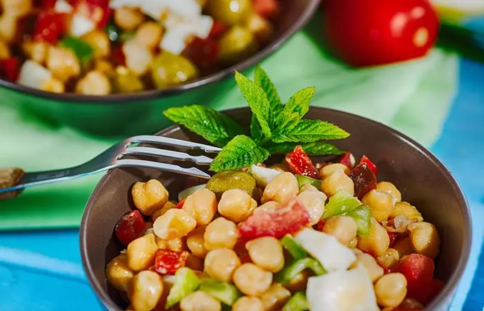 Easy Mediterranean Chickpea Salad