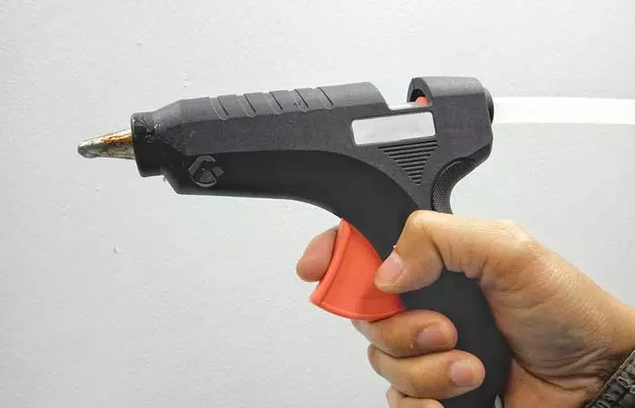 10. Easily Clean A Hot Glue Gun