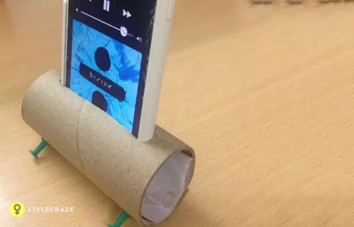 9. Need An iPhone Speaker, But You're Just Too Broke Then, Simply DIY It!