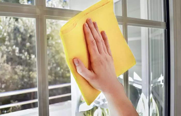 Cleaning Windows On Sunny Days