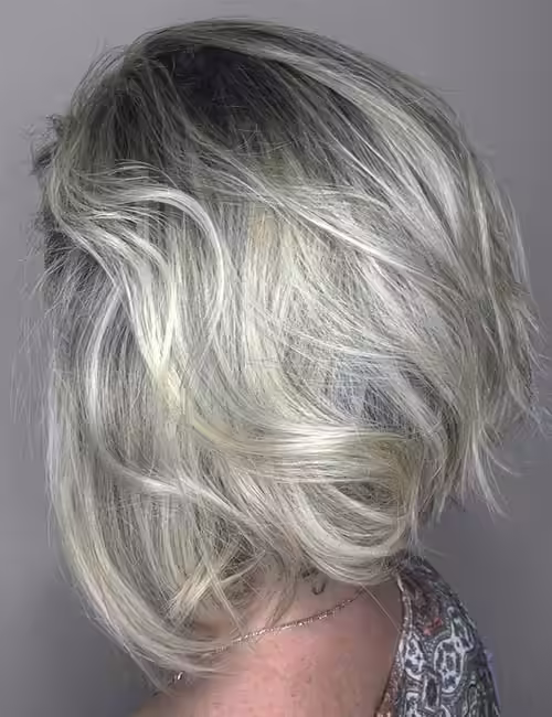 5. Long And Wavy Stacked Bob