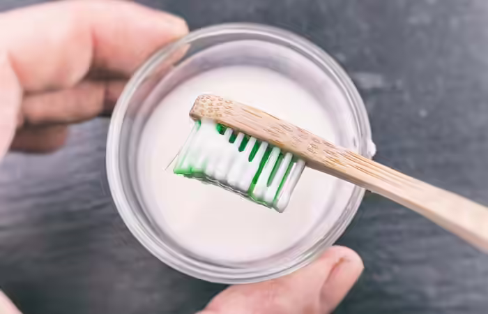 1. Baking Soda & Toothpaste To Eliminate Blackheads