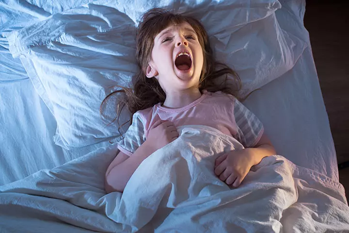 5 Creepy Things Kids Do At Night_image