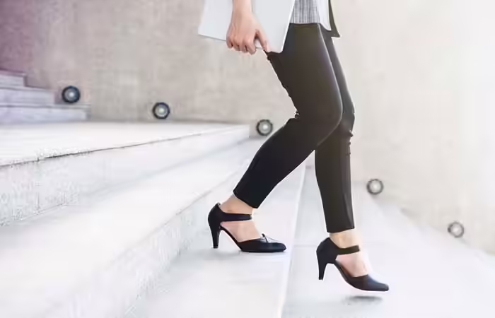 6. Women Take More Time To Go Down The Stairs