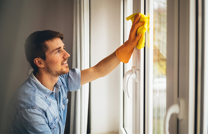 Cleaning The Windows