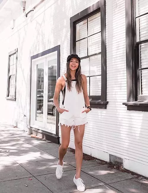 Overall Outfit Ideas - White Frayed Mini Overalls