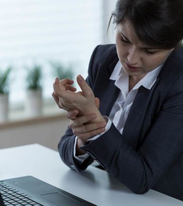 Carpal Tunnel Syndrome Symptoms, Causes, And Natural Relief Tips