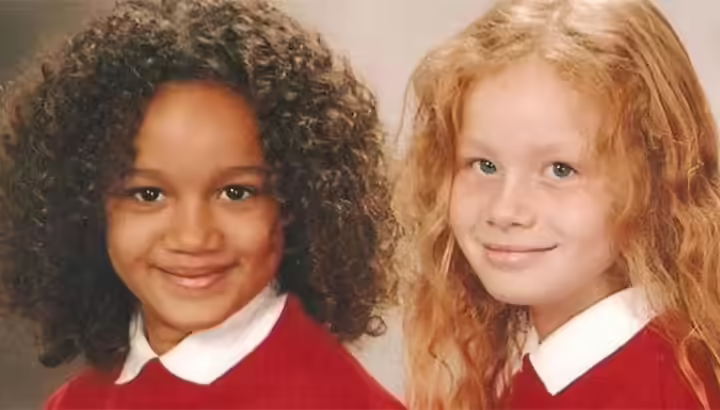 Twins That Look More Like Friends Twins That Look More Like Friends