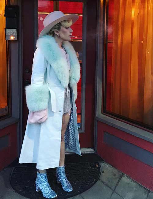 Lady Gaga’s Fur Overcoat Lady Gaga’s Fur Overcoat - Lady Gaga Outfits