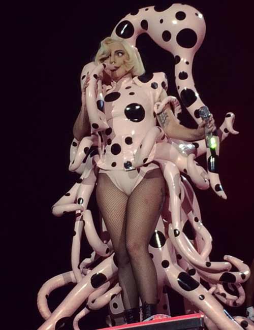 Lady Gaga’s Octopus Costume Lady Gaga’s Octopus Costume - Lady Gaga Outfits