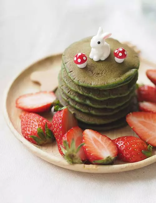 5. Matcha Pancake With Strawberries