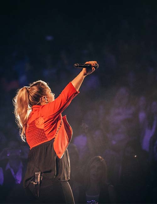 Who Is Kelly Clarkson