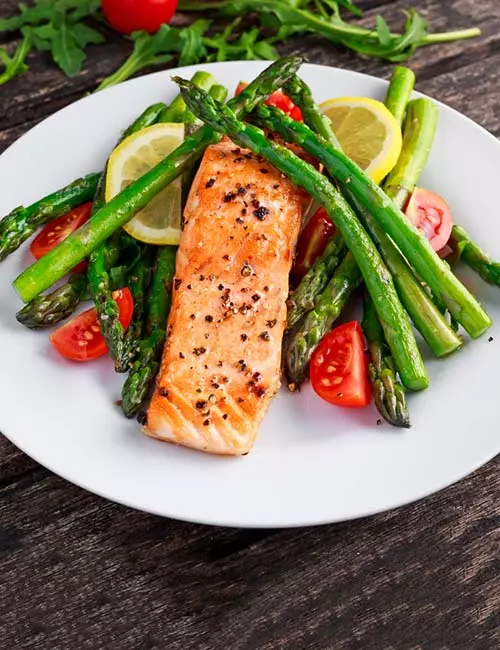 4.-Grilled-Salmon-And-Asparagus-Salad