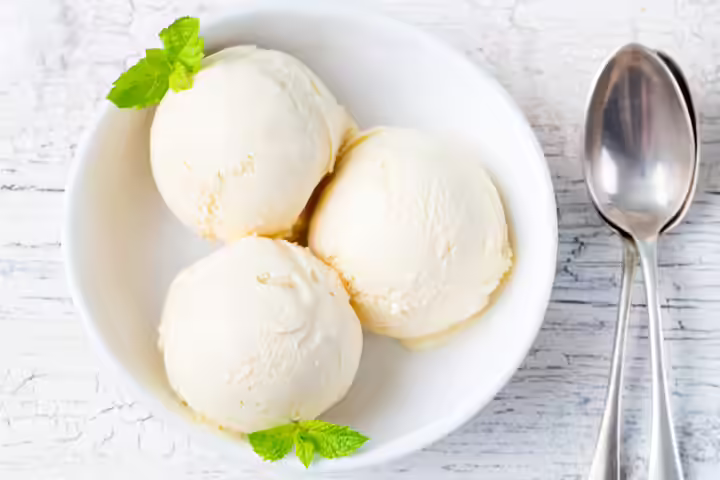 Engraved ice-cream spoons as birthday gifts for dad Engraved ice-cream spoons as birthday gifts for dad