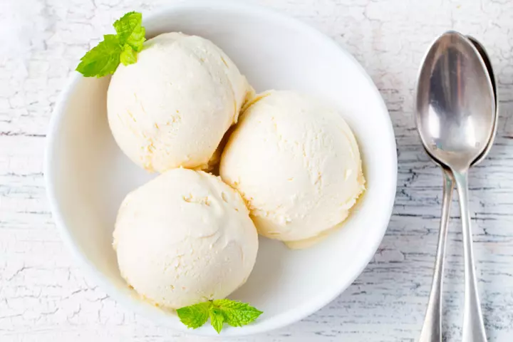 Engraved ice-cream spoons as birthday gifts for dad