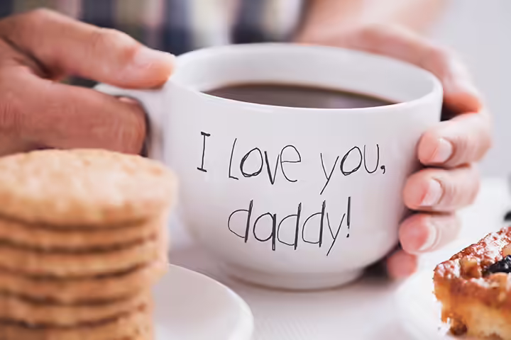 Inscribed coffee cups as birthday gifts for dad Inscribed coffee cups as birthday gifts for dad