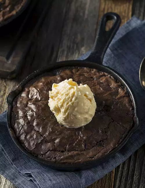 Low Carb Gooey Skillet Brownie 