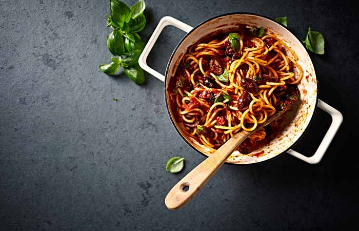 Spaghetti with Tomato, Feta Cheese, Kalamata Olives