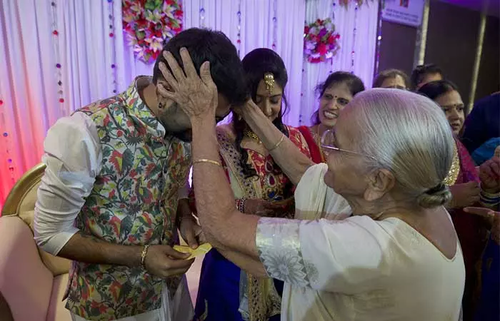 The wedding took place in a small temple near my house 