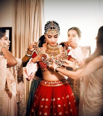 How To Dress Like A Bollywood Bride On Your Wedding_image