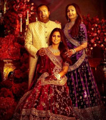 2018 looked very extravagant in terms of weddings, right? The most beautiful women of the celebrity world tied the knot whether they belonged to the Bollywood tinsel town or the Business industries. 2018 was “the” year for all the lehenga enthusiasts. We got to see the queen of our