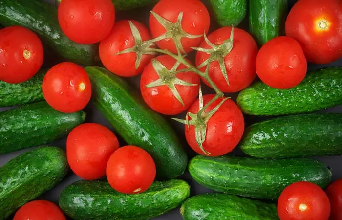 3.-Tomato-And-Cucumber-Face-Pack