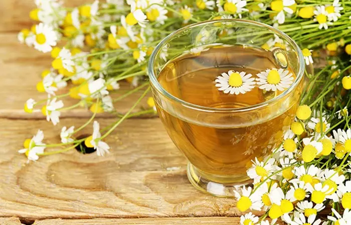 Chamomile tea for treating hiatal hernia naturally