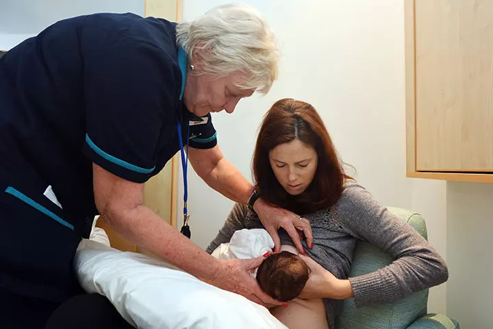 Delaying Your Newborn's First Bath Increases Breastfeeding Rates, Study Finds