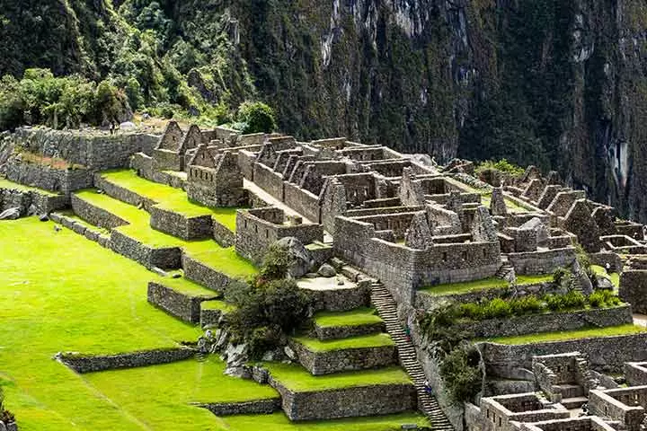 Location and foundation facts about Machu Picchu for kids