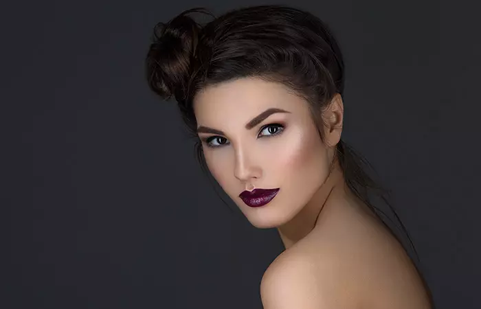 Go For The Right Makeup To Pull Off Dark Lips