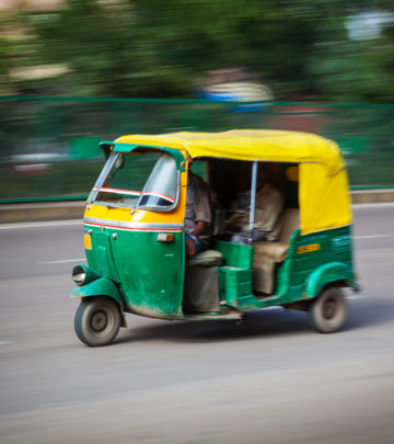 Auto Driver Rushes Pregnant Lady To Hospital