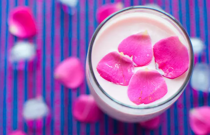 Rose petals, milk lip scrub