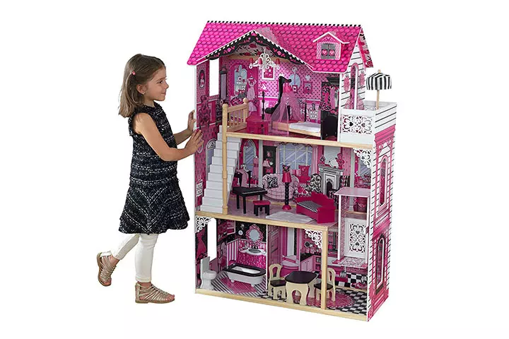 Amelia dollhouse