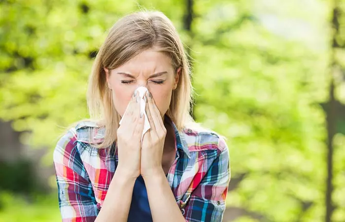 Keeping Your Eyes Open While Sneezing